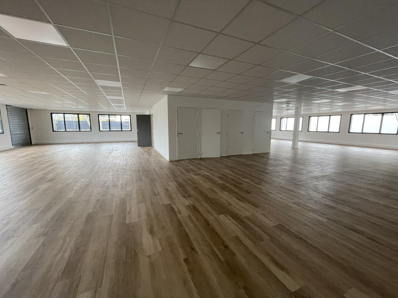 Bureau Éguilles 829m² Location bureau Éguilles Bouches-du-Rhône OLBUR2311990 10